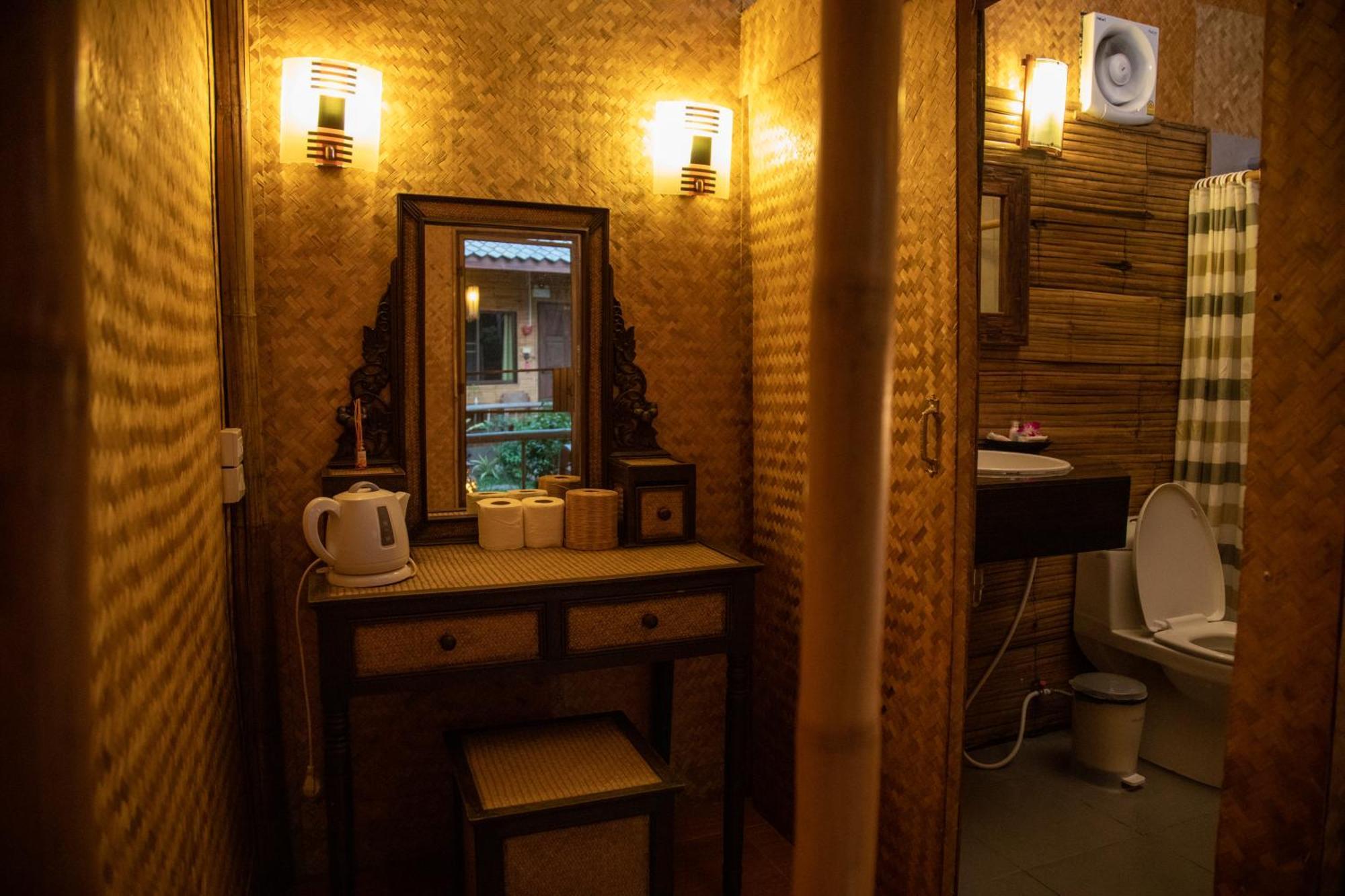 Boutique Hotel & Restaurant, Jaidee Bamboo Huts Chiang Mai Exteriör bild