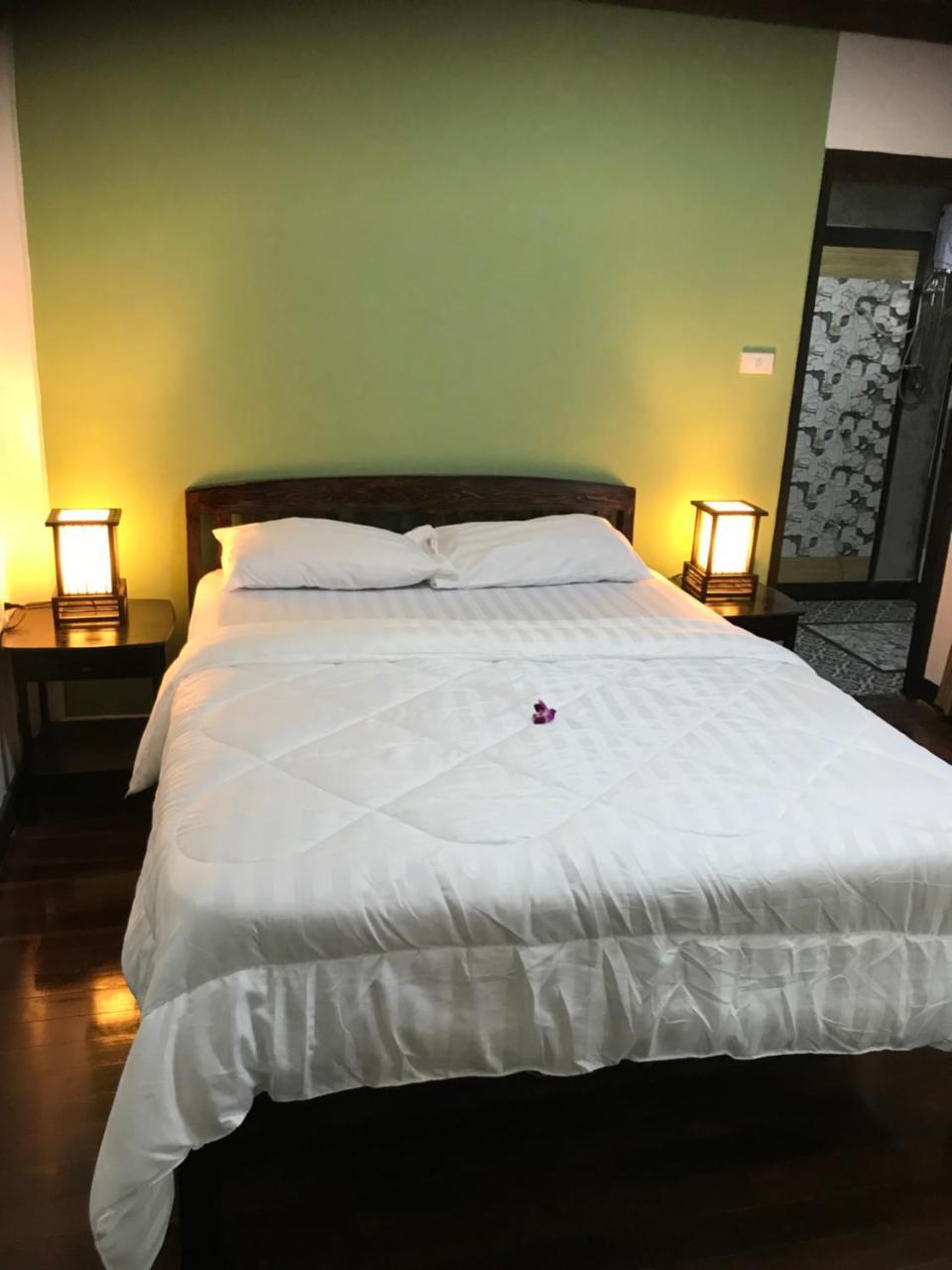 Boutique Hotel & Restaurant, Jaidee Bamboo Huts Chiang Mai Exteriör bild