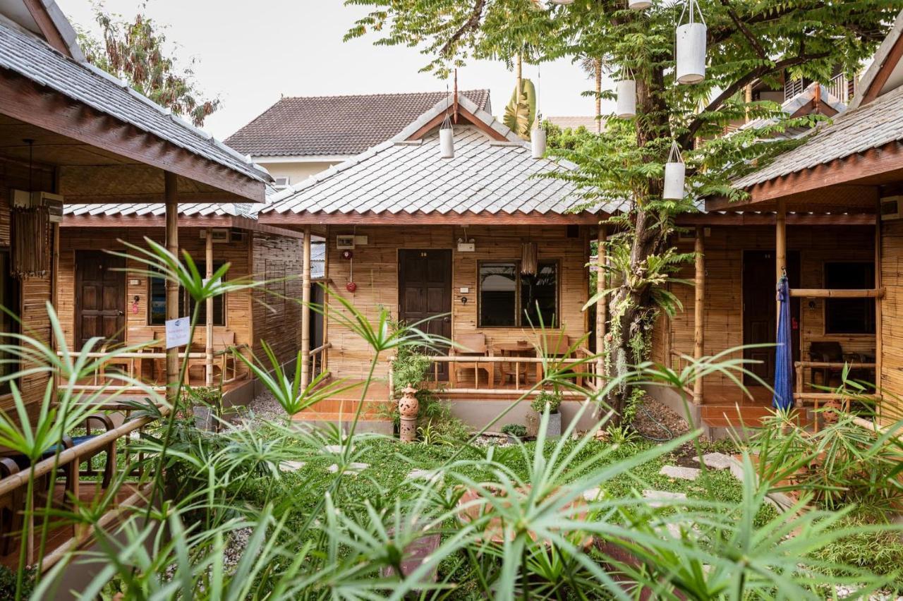 Boutique Hotel & Restaurant, Jaidee Bamboo Huts Chiang Mai Exteriör bild