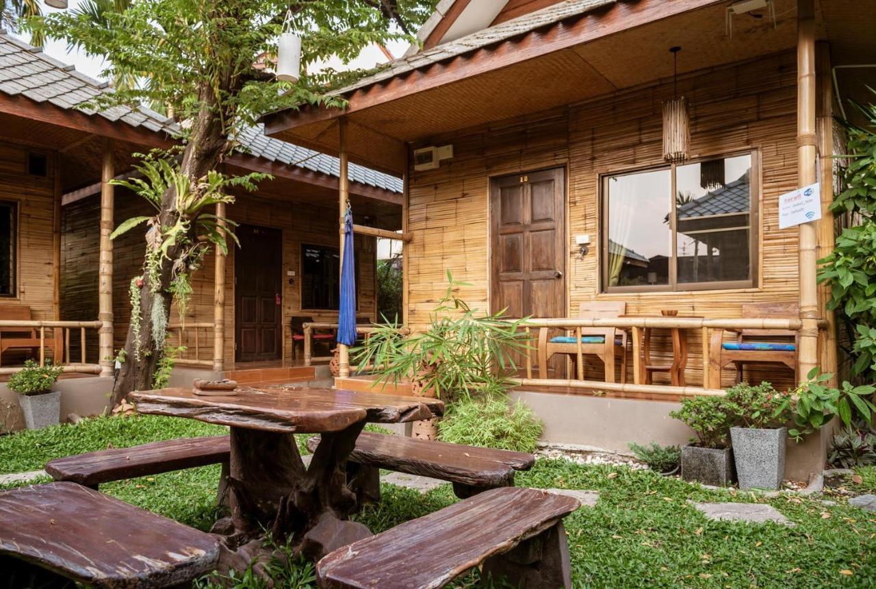 Boutique Hotel & Restaurant, Jaidee Bamboo Huts Chiang Mai Exteriör bild