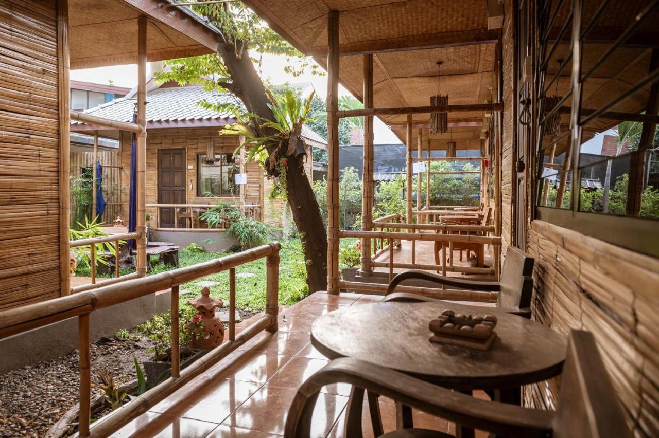 Boutique Hotel & Restaurant, Jaidee Bamboo Huts Chiang Mai Exteriör bild